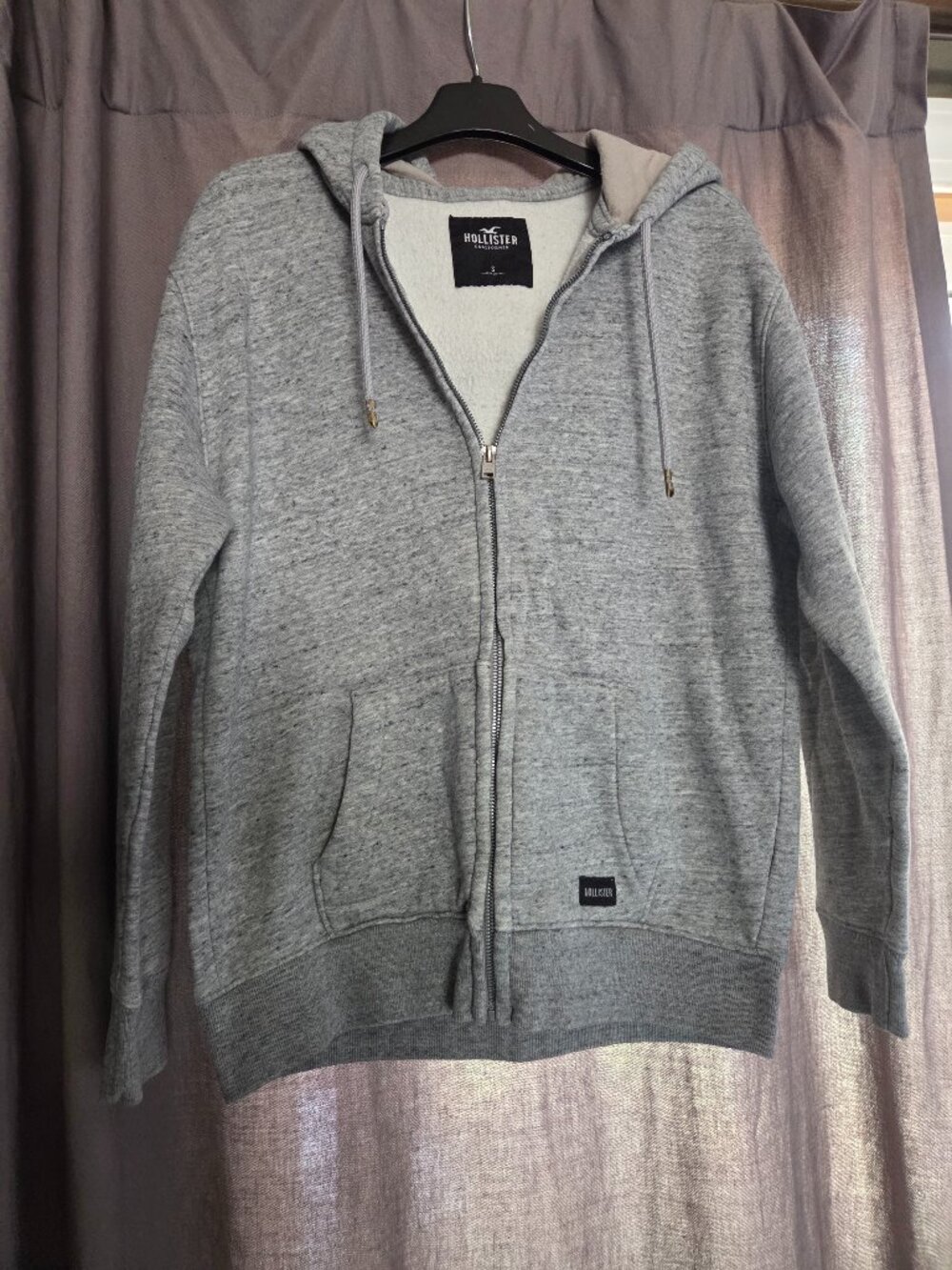 Hollister Men’s White & Black Space-Dye Zip Hoodie